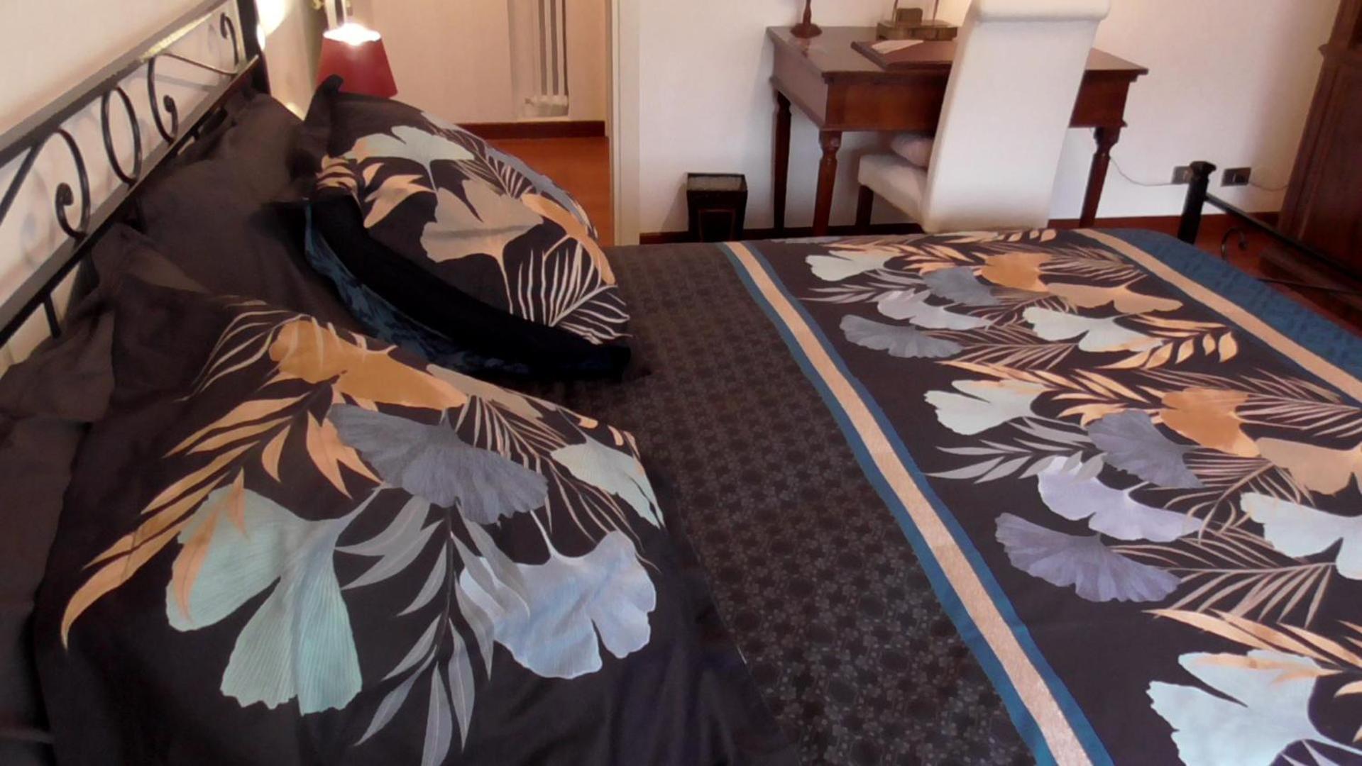 Italian Romance - A Fine In Appartement Rome